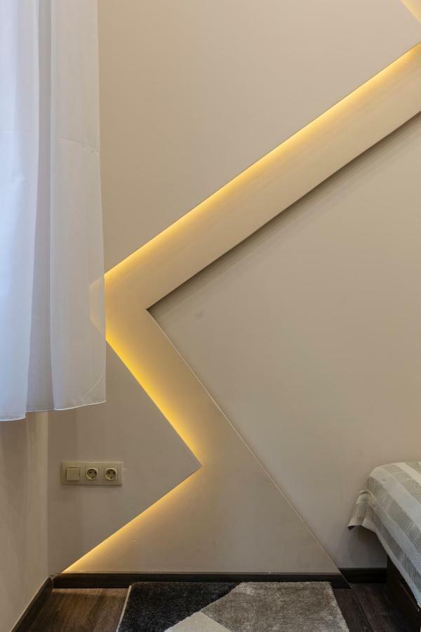 Deluxe Downtown Home 2 Bedrm, 2 Bathrm Budapest Exteriör bild