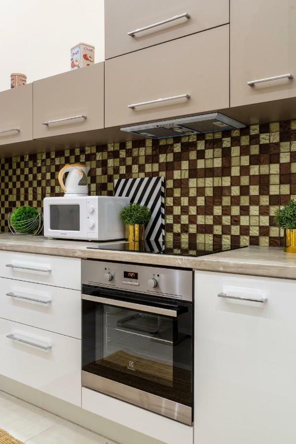 Deluxe Downtown Home 2 Bedrm, 2 Bathrm Budapest Exteriör bild