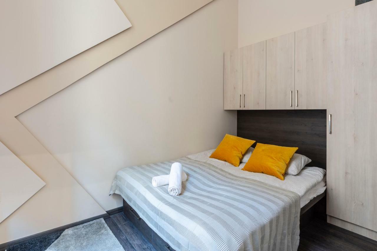 Deluxe Downtown Home 2 Bedrm, 2 Bathrm Budapest Exteriör bild